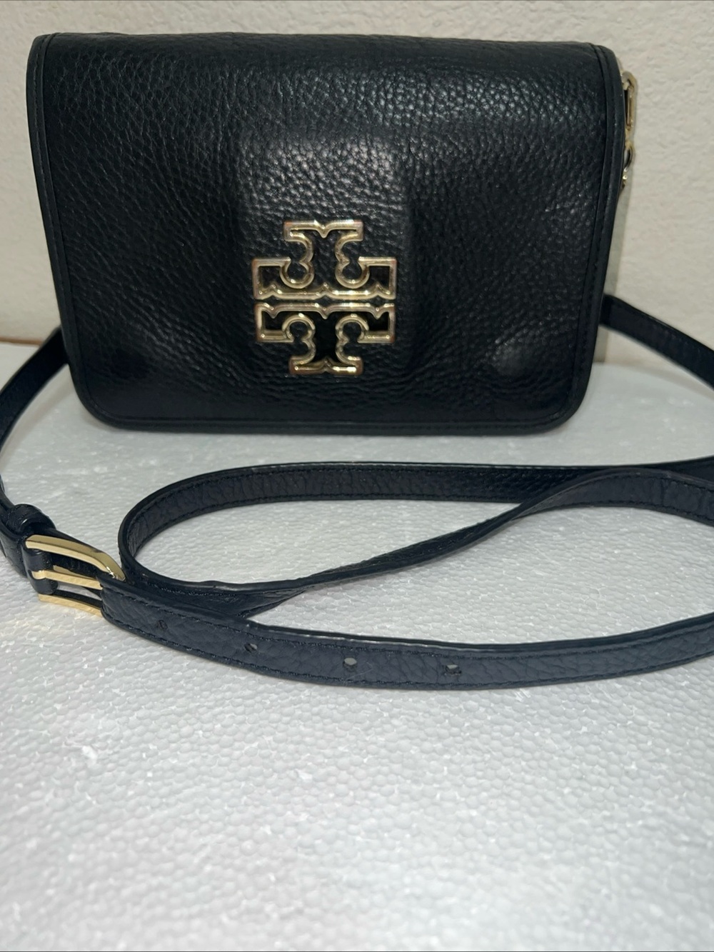 Tory Burch Black Pebbled Leather Crossbody with Gold Logo Accent - Picture 4 of 12